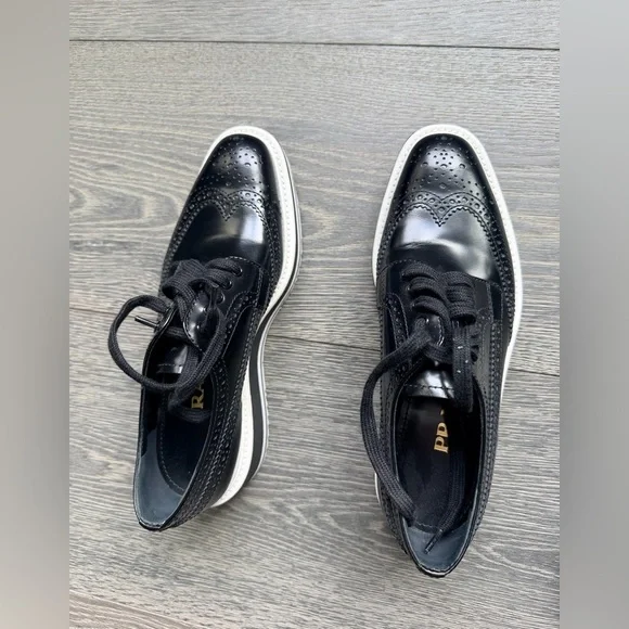 Prada Brogue Patent Leather Wingtip Platform Derby Shoes in Black Size 35 - Picture 2 of 10